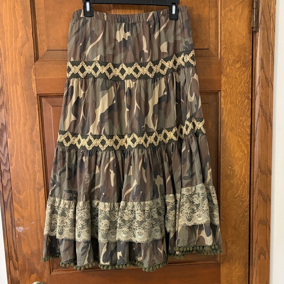 Mix Nouveau Dresses & Skirts - Mix Nouveau Camouflage Madi Skirt with Lace Trim